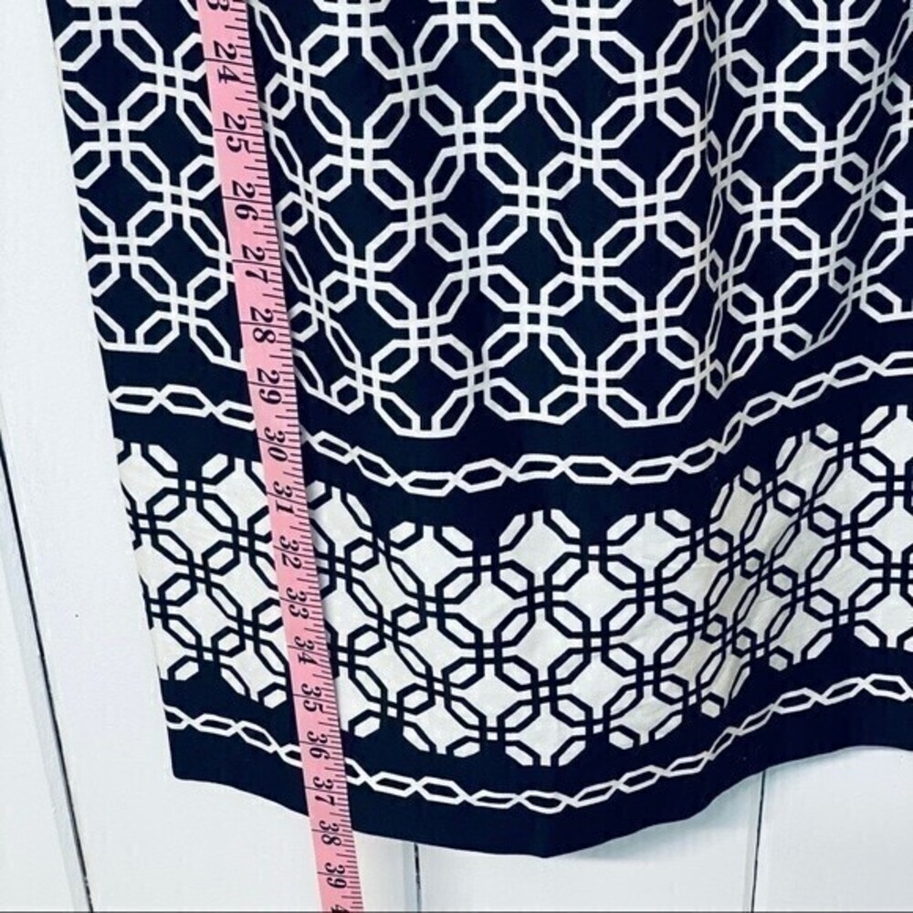Madison Leigh Women’s Dress, Size 10,‎ Black and White Pattern w/tiny stain* - Picture 5 of 7